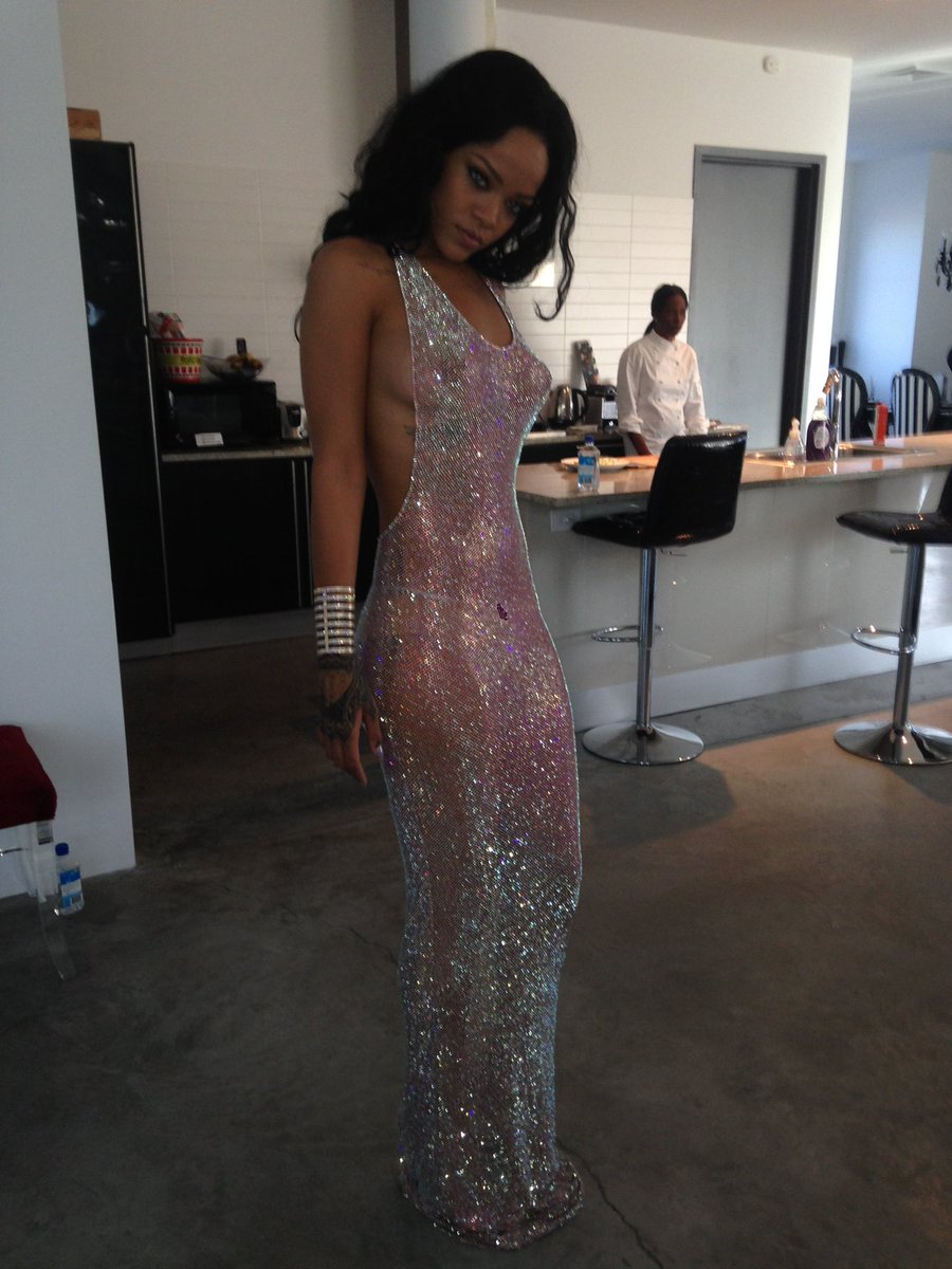 Rihanna | HQ tweet media