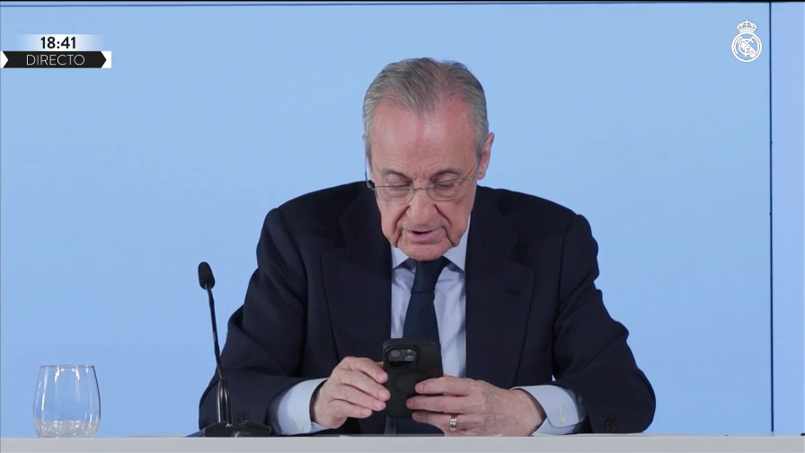FCB World tweet media