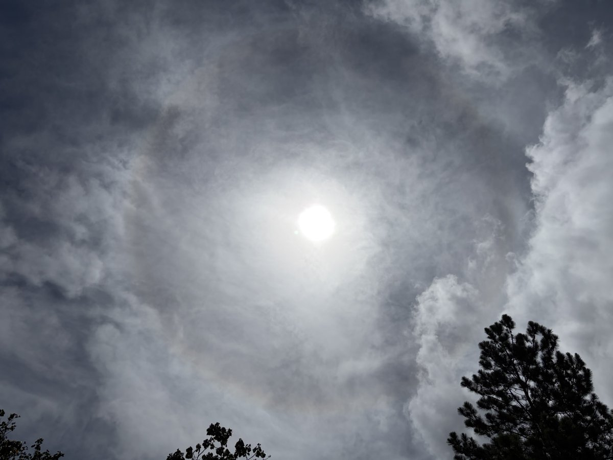 PrattsN's tweet photo. @DeborahTiempo @adamonzon @SLopezTiempo @manuelcrespotv @carlosomartv    @Carlostoletv y amig@s: ¡Bt!  Halo solar desde mi pedacito de cielo en Aibonito, 🇵��. https://t.co/77BuUJ0DAX