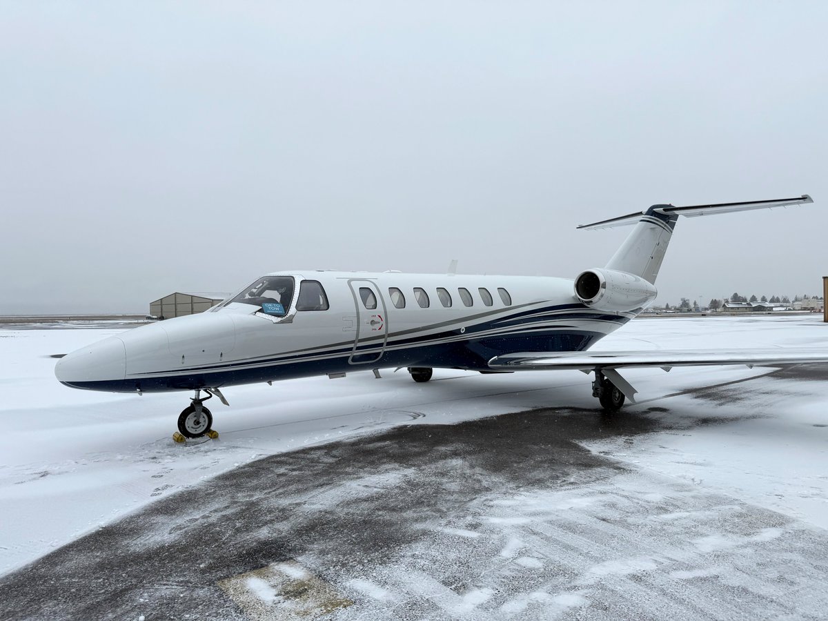PacificCoastJet's tweet photo. Snow on the tarmac. Still air. Destinations that deserve a deliberate arrival. https://t.co/5ZgkpffWMy