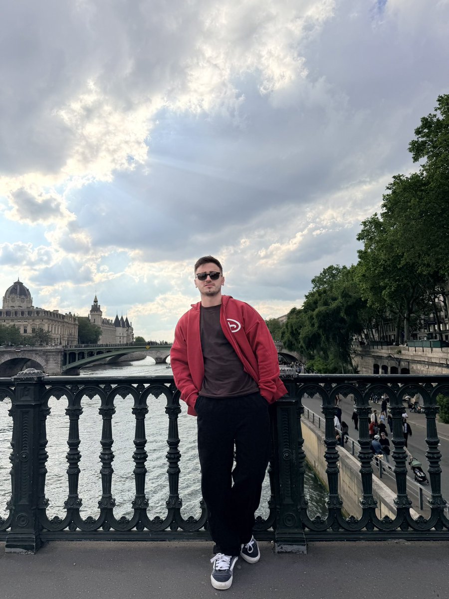 destpool's tweet photo. Un poquito del viaje de esta semana ✈️😍🇫🇷 https://t.co/fMjSDsutzI