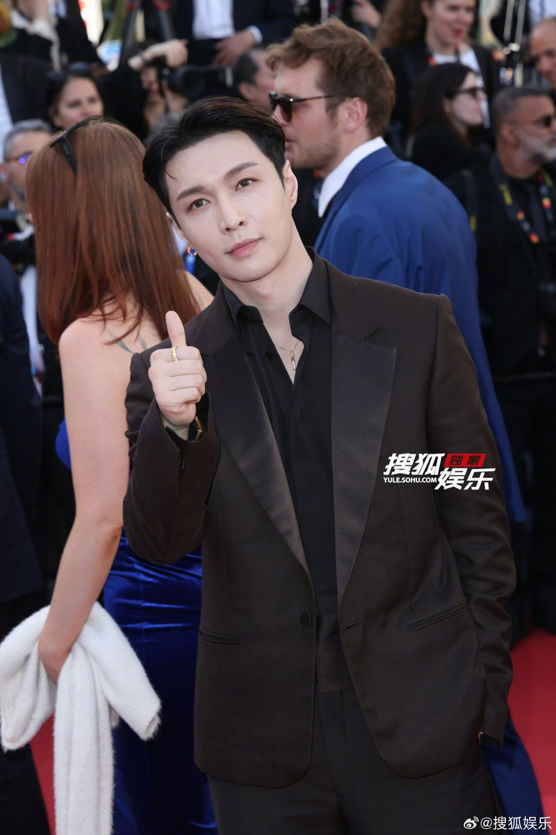 XingPark's tweet photo. 260512 Our Yixing shining the brightest on the Cannes red carpet! 

China night’s Global Communications Ambassador 

The 79th Cannes Film Festival
#LAY_Cannes2026 @layzhang 

#LayZhang #张艺兴 #Lay #Yixing #레이 #レイ #장이씽 #อี้ชิง https://t.co/Q0qX9S6VYa