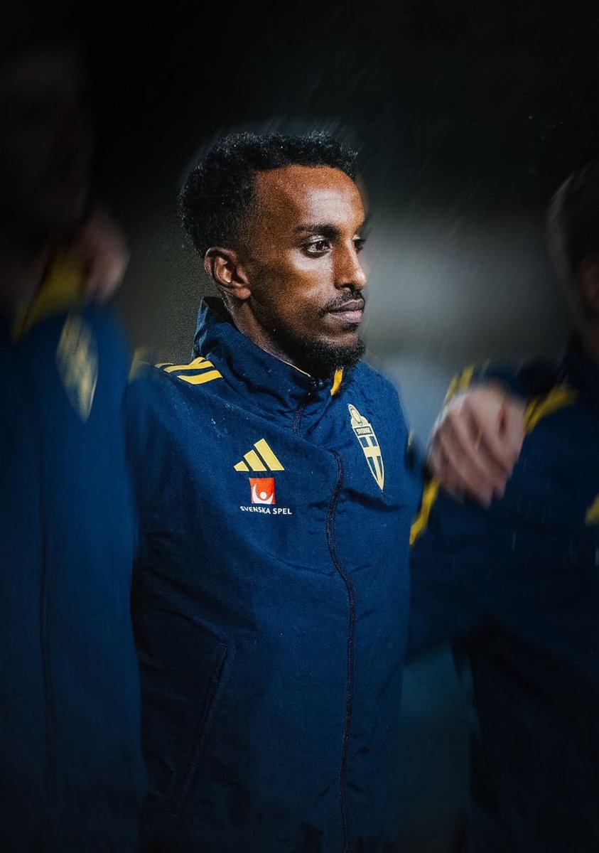 MohamedASalad's tweet photo. The 2026 FIFA World Cup will represent a massive massive tournament for Somali football. 

Taha Ali will be the first Somali player ever to be selected to the tournament and Omar Artan the very first referee. 

Massive massive moment and a very proud day for Somalis!! 💙🇸🇴 https://t.co/Jg95uP8Z4d