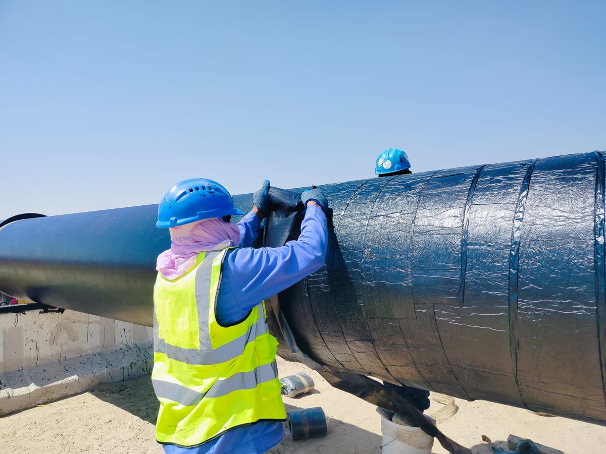 CougarGCuae's tweet photo. 🚧Progress Update – [E75] Upgrading of the Road from Al Faya to Seih Shuaib
The team is currently carrying out DI pipe wrapping works to ensure long-term protection, durability, and corrosion resistance of the potable water pipeline network. #InfrastructureWorks #UAEProjects https://t.co/DxnaTFRTqY