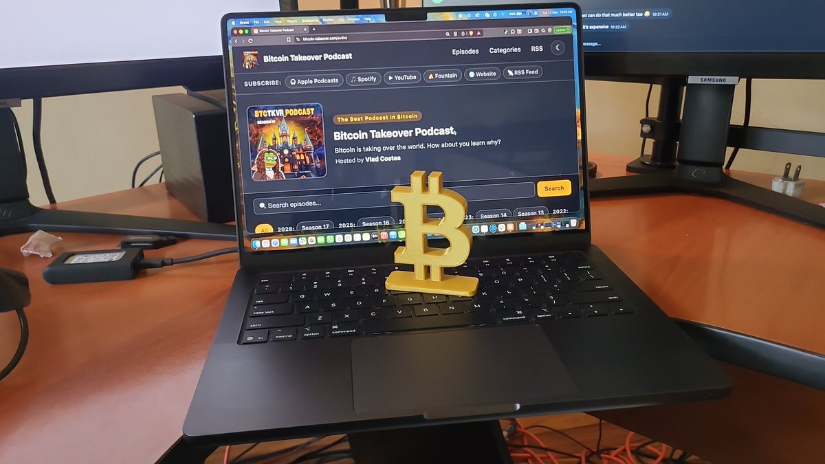 Decentralized Creative tweet media