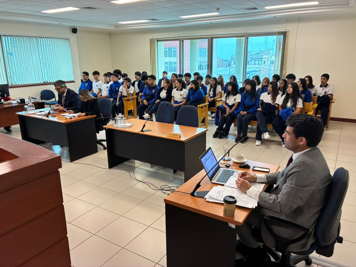 PJudicialChile's tweet photo. Estudiantes de Tercero Medio del Colegio Corazón de María conocieron la labor de la Corte de Apelaciones de Antofagasta, presenciando alegatos y recorriendo sus dependencias. https://t.co/PRqOC8WPLf
