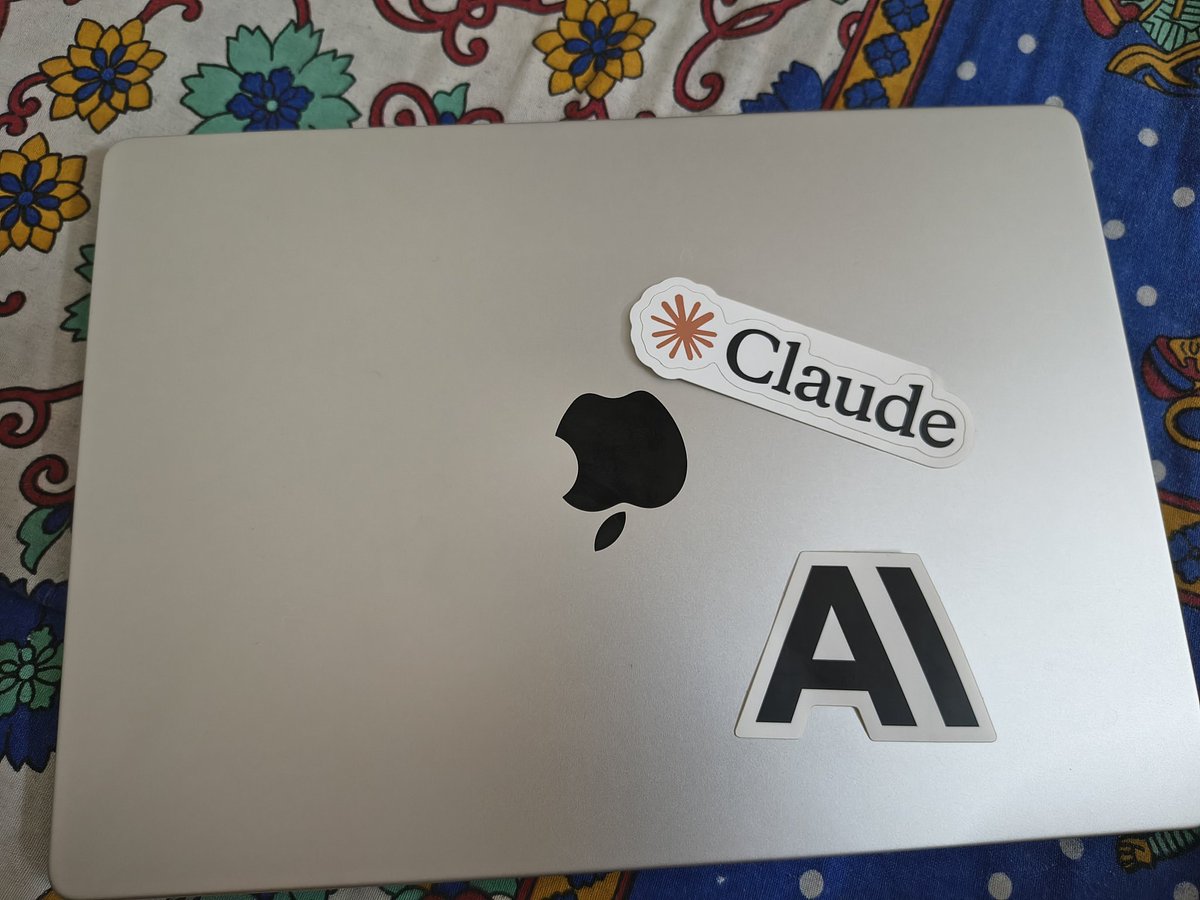 js__x__'s tweet photo. Wrapped Day 1 of the @claude code community event in Bengaluru — what a room. 🔥

Founders, engineers, designers, product people — all different backgrounds, one shared obsession.

Every break turned into a new connection. That's the CCCL energy.

#ClaudeCode #Bengaluru #CCCL https://t.co/eEjEsSC5Bs