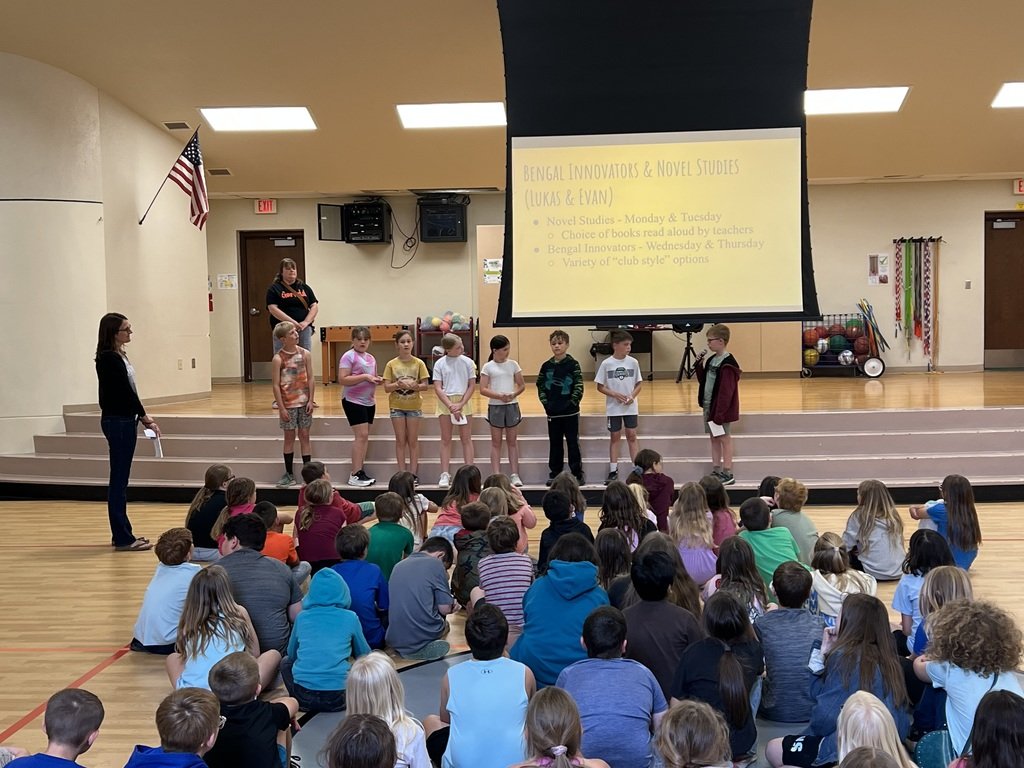 GarfieldBengals's tweet photo. Garfield had a great time hosting Lincoln 3rd graders last week at Movin' On Up Day!  Students learned about Garfield School, met the staff, and took a tour of the building.  A big shout-out to our 4th grade Movin' On Up Day leaders!  They did a fantastic job! #Celebrate379 https://t.co/688CGh8mlx