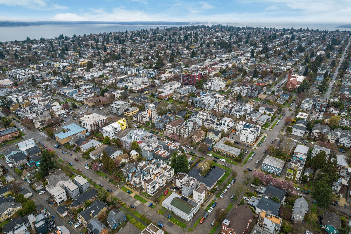 Fullwiler_Const's tweet photo. From foundations to finishes, we can handle every aspect of your construction project. Contact us to learn more.

#contractor #builder #construction #developer #newhome #realestate #investment #generalcontractor  #development #landdevloper #fullwiler #fc #Washington #WA https://t.co/80NQxAw1Zy