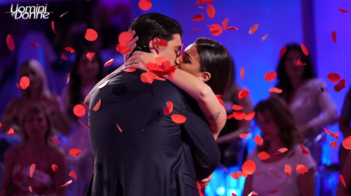 __4p4t1c4__'s tweet photo. Ciro ha scelto Elisa che bellissimi stupendi cucciolissimi 😭❤️‍🩹 #uominiedonne https://t.co/z7lGLnORlB