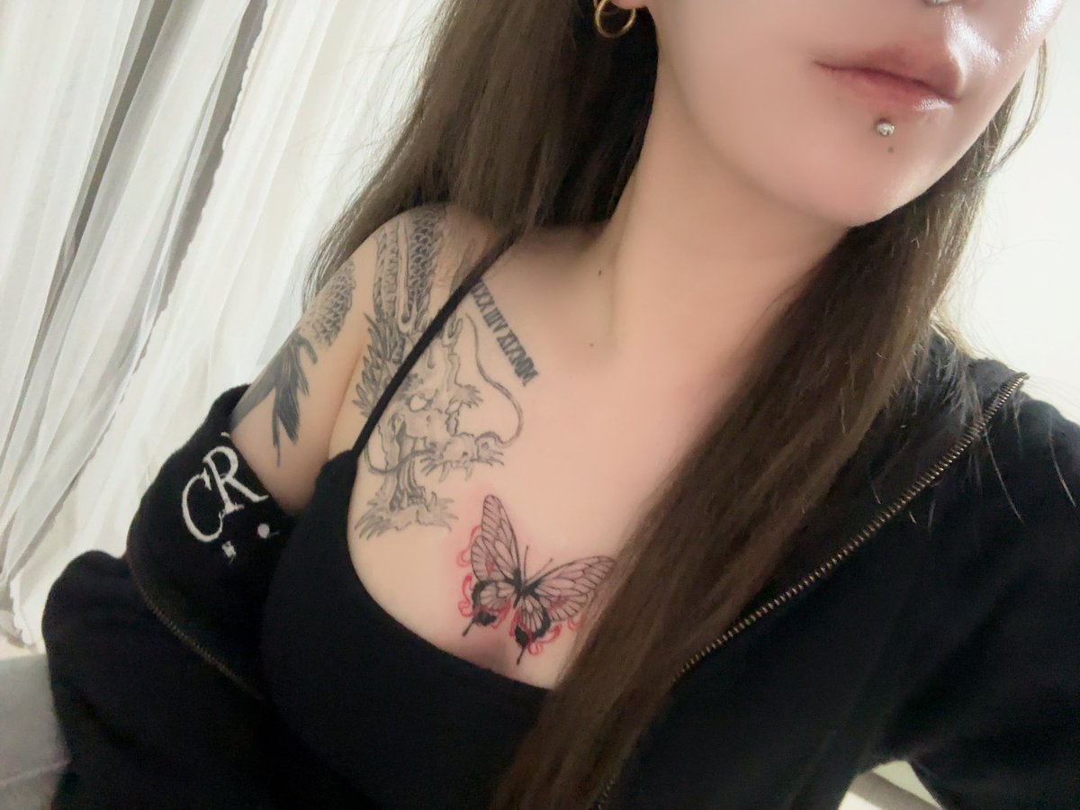 pipipin07's tweet photo. 新しいタトゥー入れた🦋 https://t.co/AUEY9jd65V