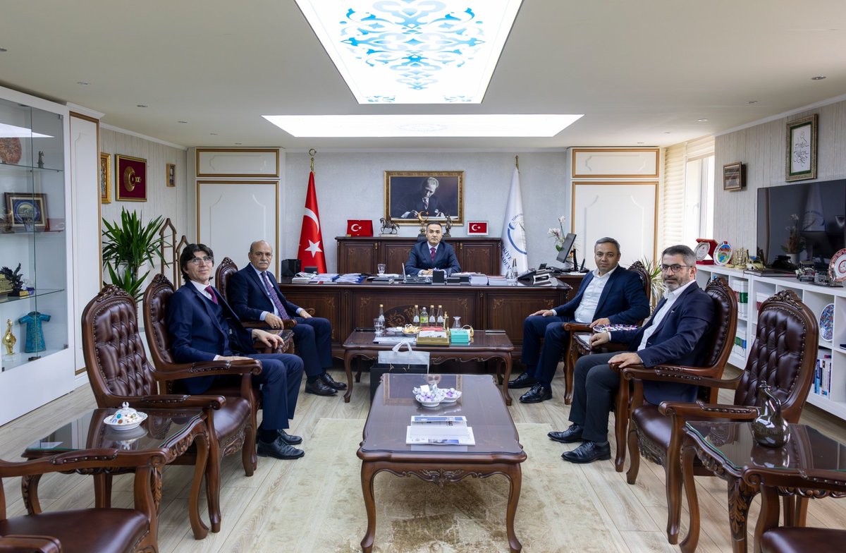 BuroMemurSen_'s tweet photo. TÜRKİYE ADALET AKADEMİSİ'NE "HAYIRLI OLSUN" ZİYARETİ📍

Genel Başkanımız Yusuf Yazgan, Genel Başkan Yardımcımız Zekeriya Köftercioğlu, Ankara 12 No’lu Şube Başkanımız Ömer İzgi ve Şube Yönetim Kurulu Üyemiz Yunus Aslan ile birlikte, Türkiye Adalet Akademisi Başkanlığı görevine atanan Sayın Metin Yıldırım’a “hayırlı olsun” ziyaretinde bulunarak yeni görevinde başarı ve kolaylıklar diledi.

@AdaletAkademisi
