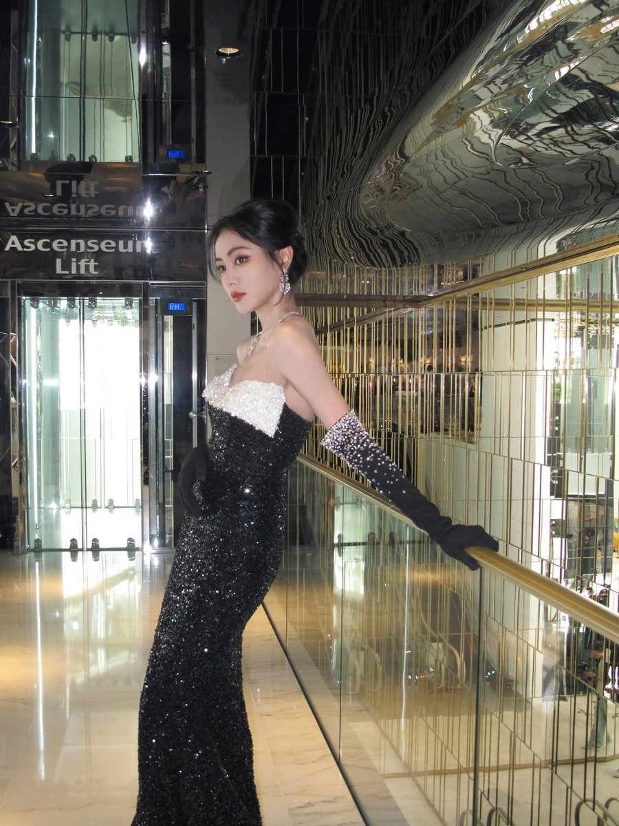 acekeyin's tweet photo. keyin for cannes film festival ✨ https://t.co/XWbAPODUr9