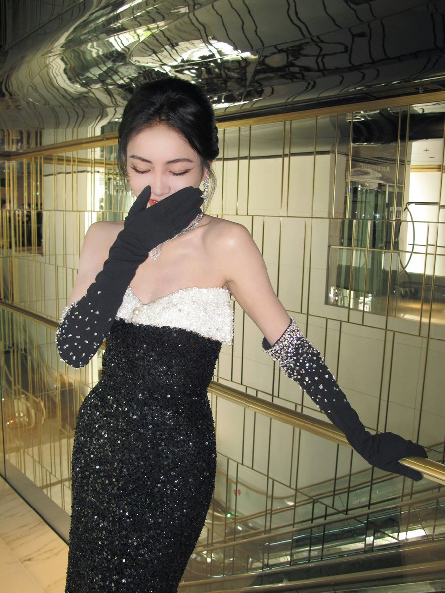 acekeyin's tweet photo. keyin for cannes film festival ✨ https://t.co/XWbAPODUr9
