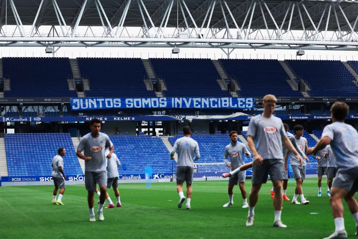 Juvenil1991's tweet photo. ✍🏻 Que quede claro:

¡𝐉𝐔𝐍𝐓𝐎𝐒 𝐒𝐎𝐌𝐎𝐒 𝐈𝐍𝐕𝐄𝐍𝐂𝐈𝐁𝐋𝐄𝐒!

#RCDE https://t.co/YfLMo9ZDUk