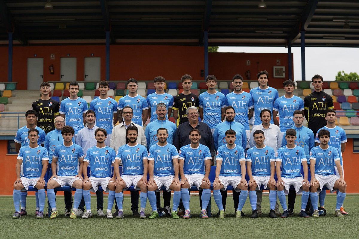 cdbinefar's tweet photo. 🔵⚪️ 2️⃣0️⃣2️⃣5️⃣ - 2️⃣0️⃣2️⃣6️⃣ 🔵⚪️ 

El Club Deportivo Binéfar pone fin a la temporada 2025/2026 y quiere trasladar su agradecimiento a aquellos que de una u otra forma han estado a nuestro lado. https://t.co/Z2RR7feotd