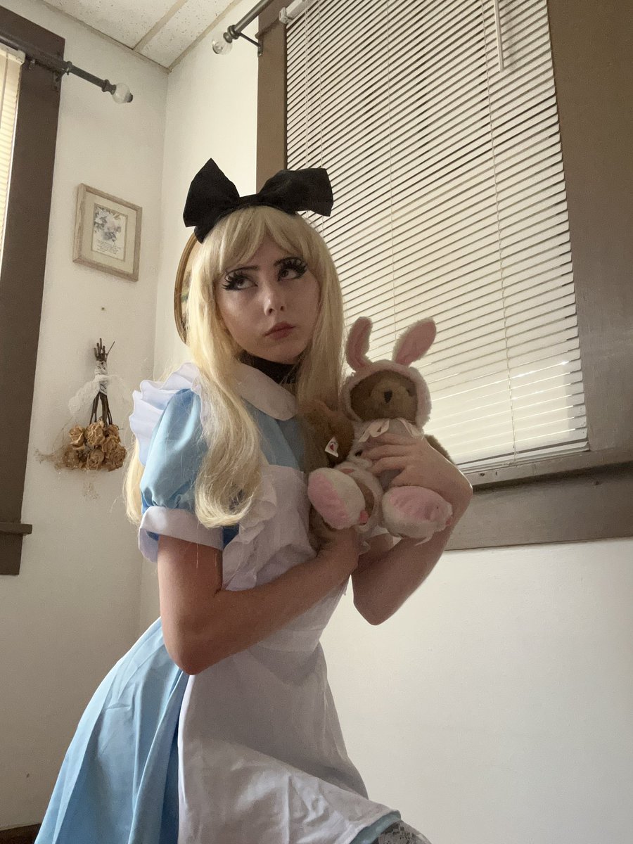 cryptgrll's tweet photo. “if i had a world of my own, everything would be nonsense” https://t.co/QB8xHlG9Ah