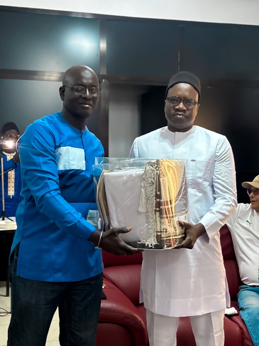 api_senegal's tweet photo. Plongez au cœur de la Fête du 1er Mai de la famille API.
Ensemble, dans une ambiance de partage unique.
Une journée placée sous le signe privilégié de partage et de cohésion mais aussi et surtout de célébration.
Merci à toute l'équipe !
#fetedutravail #StationService #1ermai https://t.co/ozNCAsFwCW