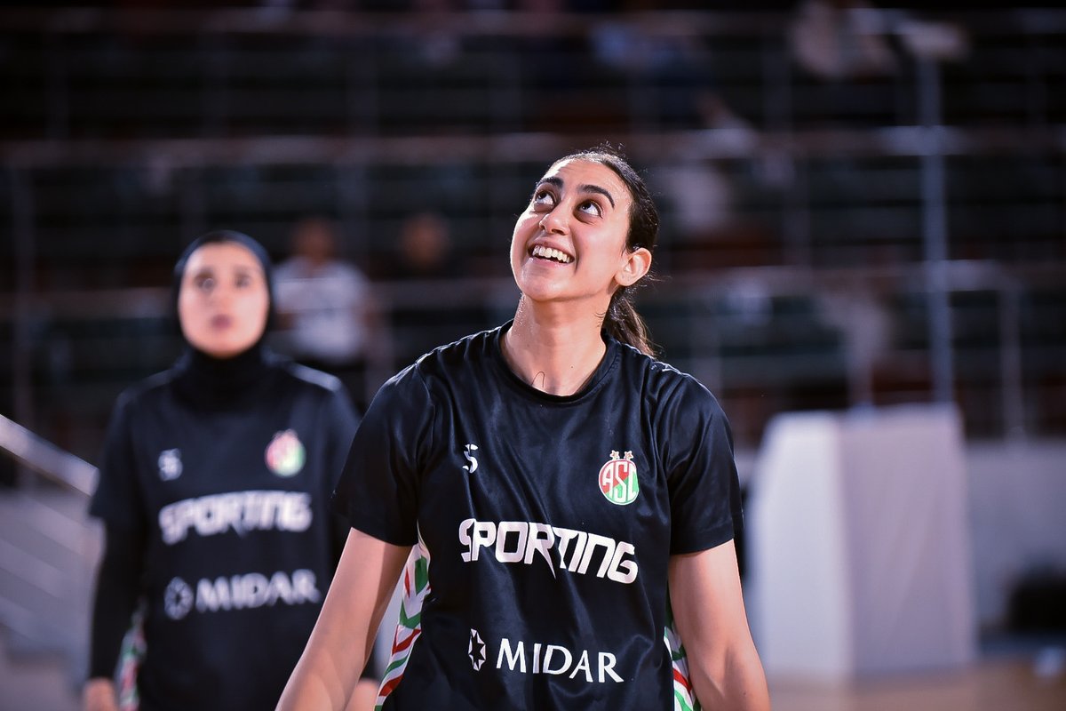 EBBFED's tweet photo. في ثالث مباريات نهائي دوري السوبر 🏆⛹🏻‍♀️

عمليات إحماء لاعبات سبورتنج والأهلي قبل انطلاق المباراة 🟢🔴

يمكنكم مشاهدة المباراة من خلال الرابط التالي 📺👇🏻
🔗: https://t.co/wvAN9xNZ3C

#EBF | #الاتحاد_المصري_لكرة_السلة https://t.co/jtCMTFxylm