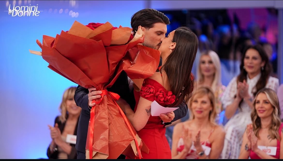 giusymc98's tweet photo. DOVEVA ANDARE COSÌ !!! #uominiedonne #solinardi https://t.co/oP3QRdu3JC