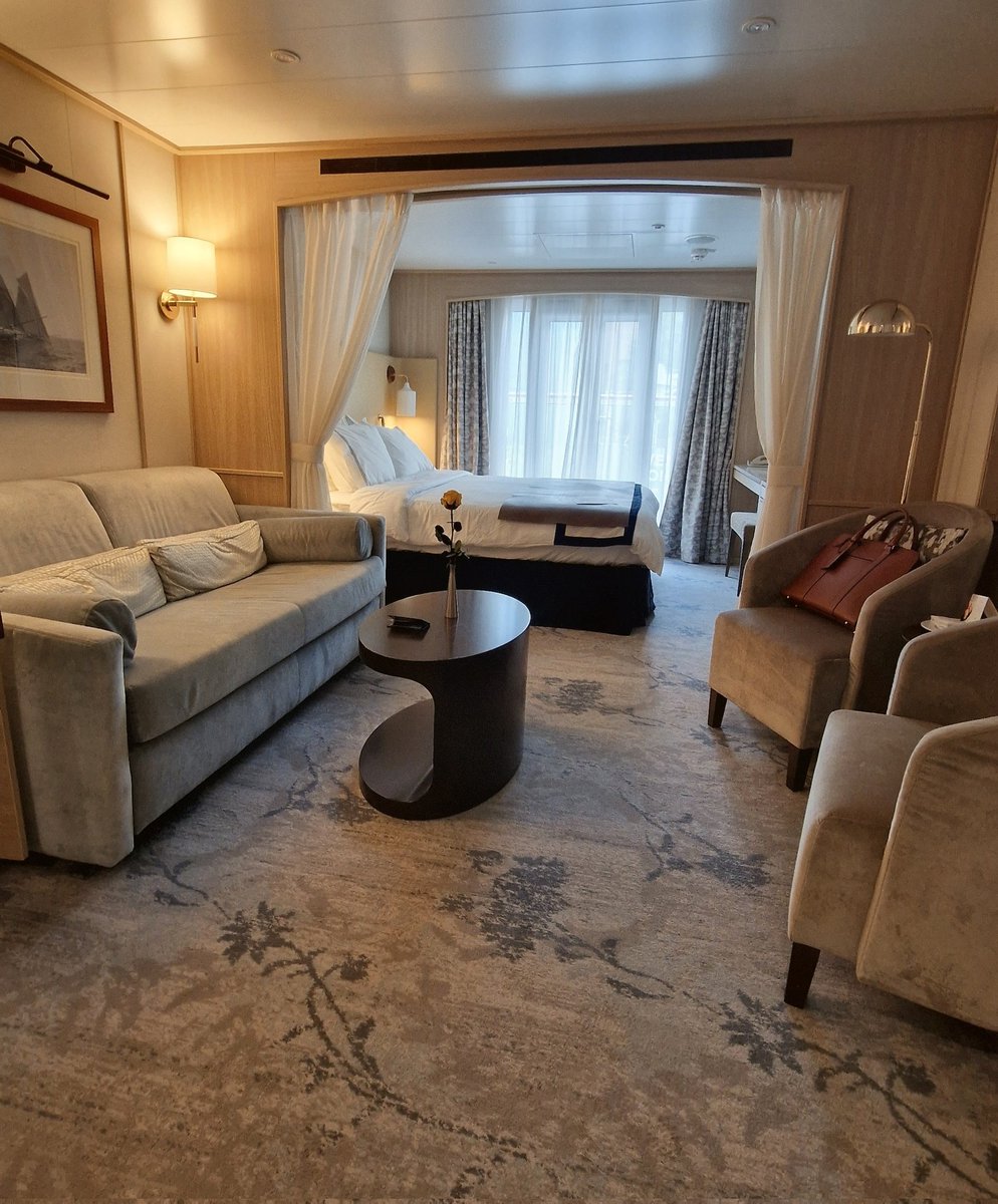 CruiseIncentive's tweet photo. Embarked @WindstarCruises Star Pride in London for a short site visit across to Zebrugge and Antwerp. https://t.co/Kv9cToYoDf