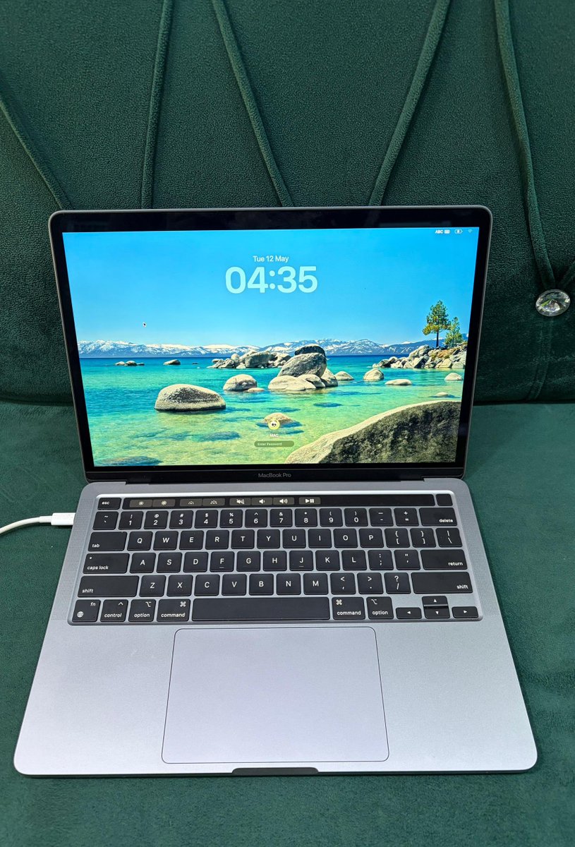 2022 MACBOOK PRO 13” M2 CHIP 16GB RAM 512GB SSD TOUCHBAR NEATNESS 10/10 CC-03 BH-100% WITH CHARGER 

Price -1.3m