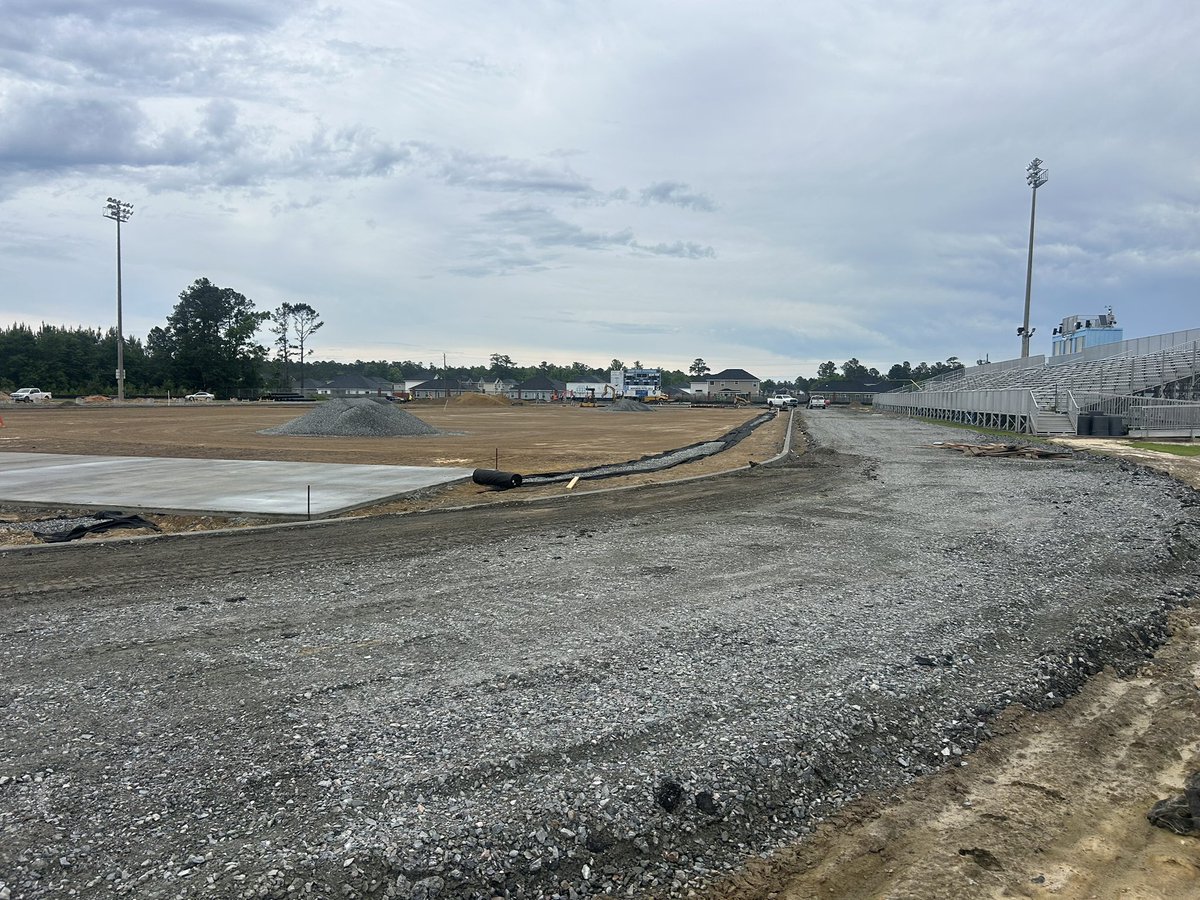 Coach_Pfiester's tweet photo. Love seeing the progress taking place on a daily basis here in #LongCounT !  Can’t wait for our kids to have a top notch track and turf field to compete on!  #Team29 #TideFAST🌊 https://t.co/deU8mSEBGS