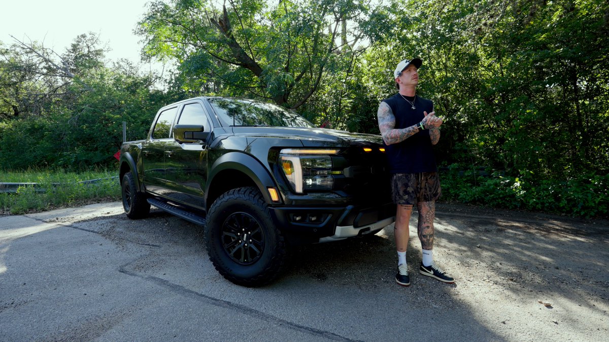 JHawkShoots's tweet photo. Stills from today’s vlog 🦖🎥 https://t.co/Zzj28Hkth7