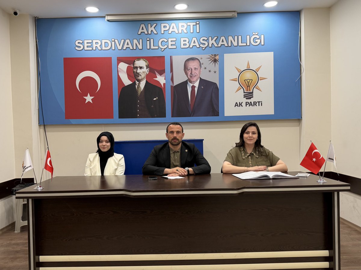 akpartiserdivan's tweet photo. İlçe Başkanımız Sayın Yusuf Haldızoğlu ve koordinatörümüzün katılımlarıyla; teşkilat çalışmalarımızın kapsamlı şekilde değerlendirildiği, güncel gelişmelerin ele alındığı ve istişare kültürümüzün pekiştirildiği haftalık olağan Yönetim Kurulu Toplantımızı gerçekleştirdik. https://t.co/L6wrKplaYw