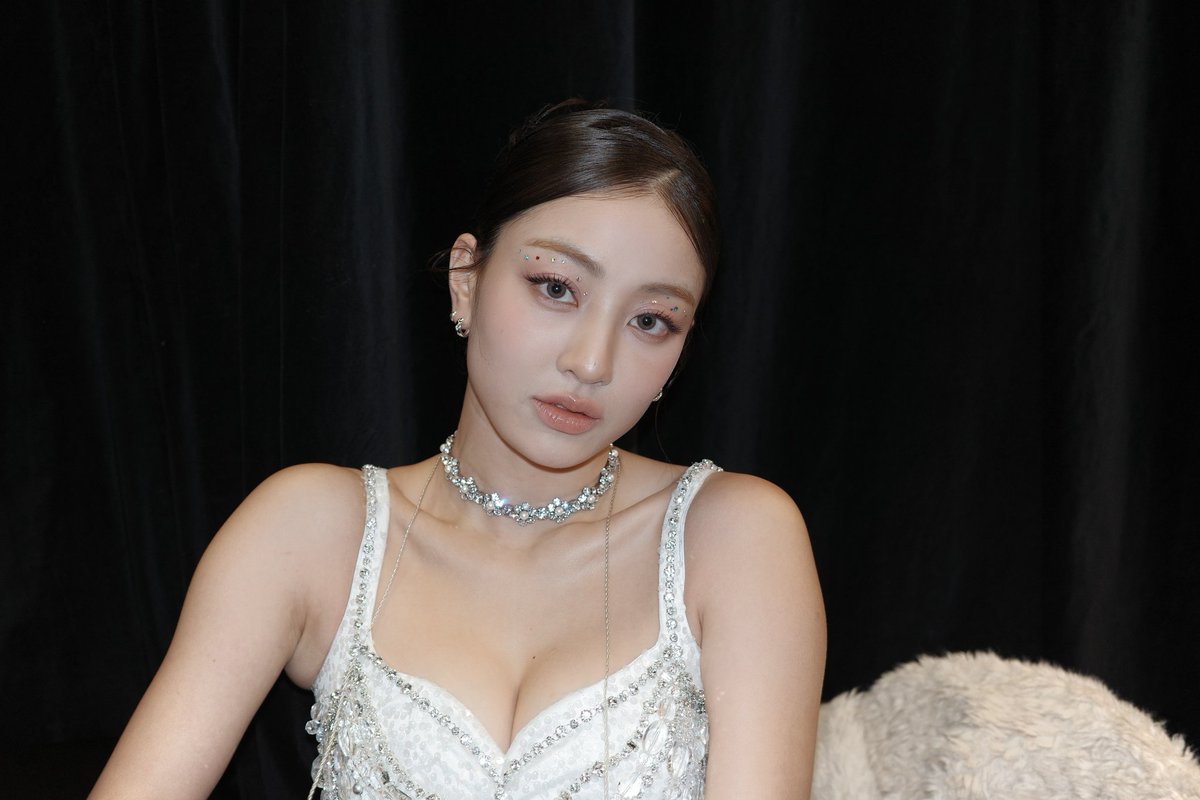 JIHYO BRAZIL tweet media