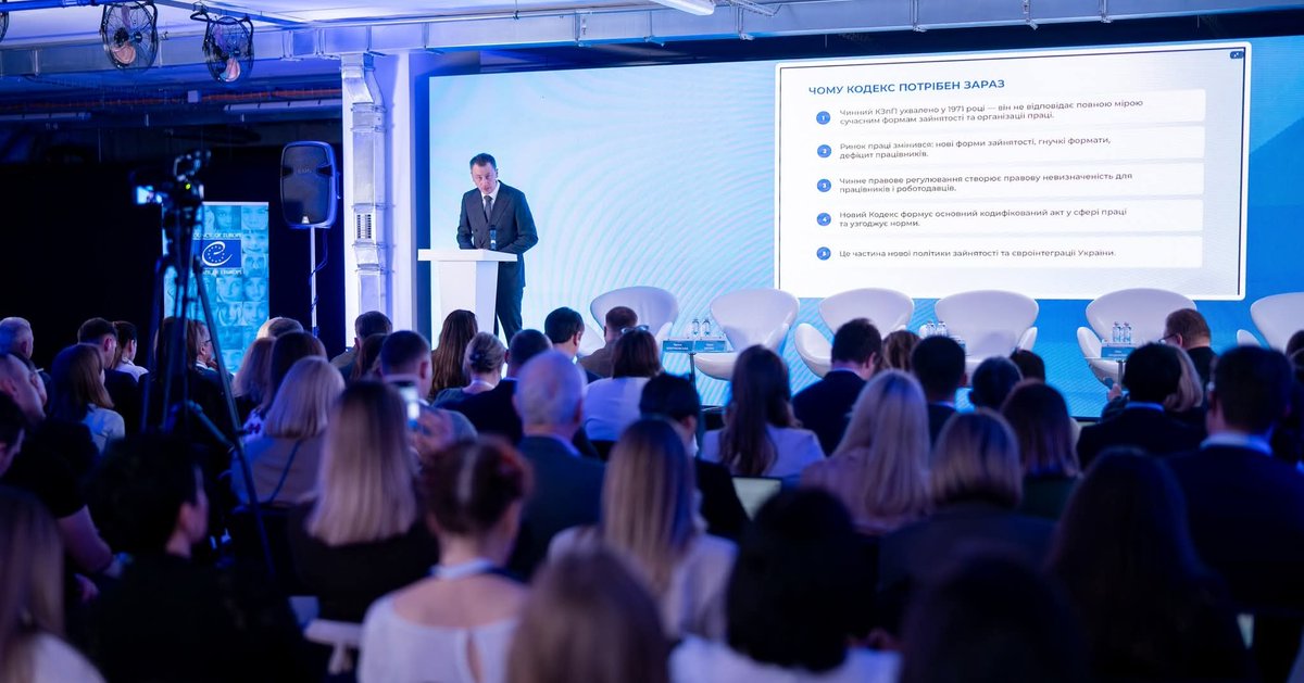 ILO_Ukraine's tweet photo. 🇺🇦 Building a Labour Code for the future of work

Trade unions, employers, #Ukraineʼs Government, Parliament, and intʼl partners gathered to discuss a labour reform grounded in social dialogue, #ILO standards &amp; EU acquis – shaping fair labour relations and sustainable recovery. https://t.co/9poBcRAobo