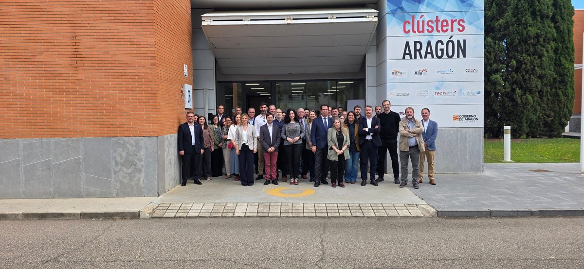 aeropuerteruel's tweet photo. Foto grupo de Jornada tecnologías duales y Aviación @CDTI_innovacion @ClusterAERA https://t.co/ogTF9GftKK