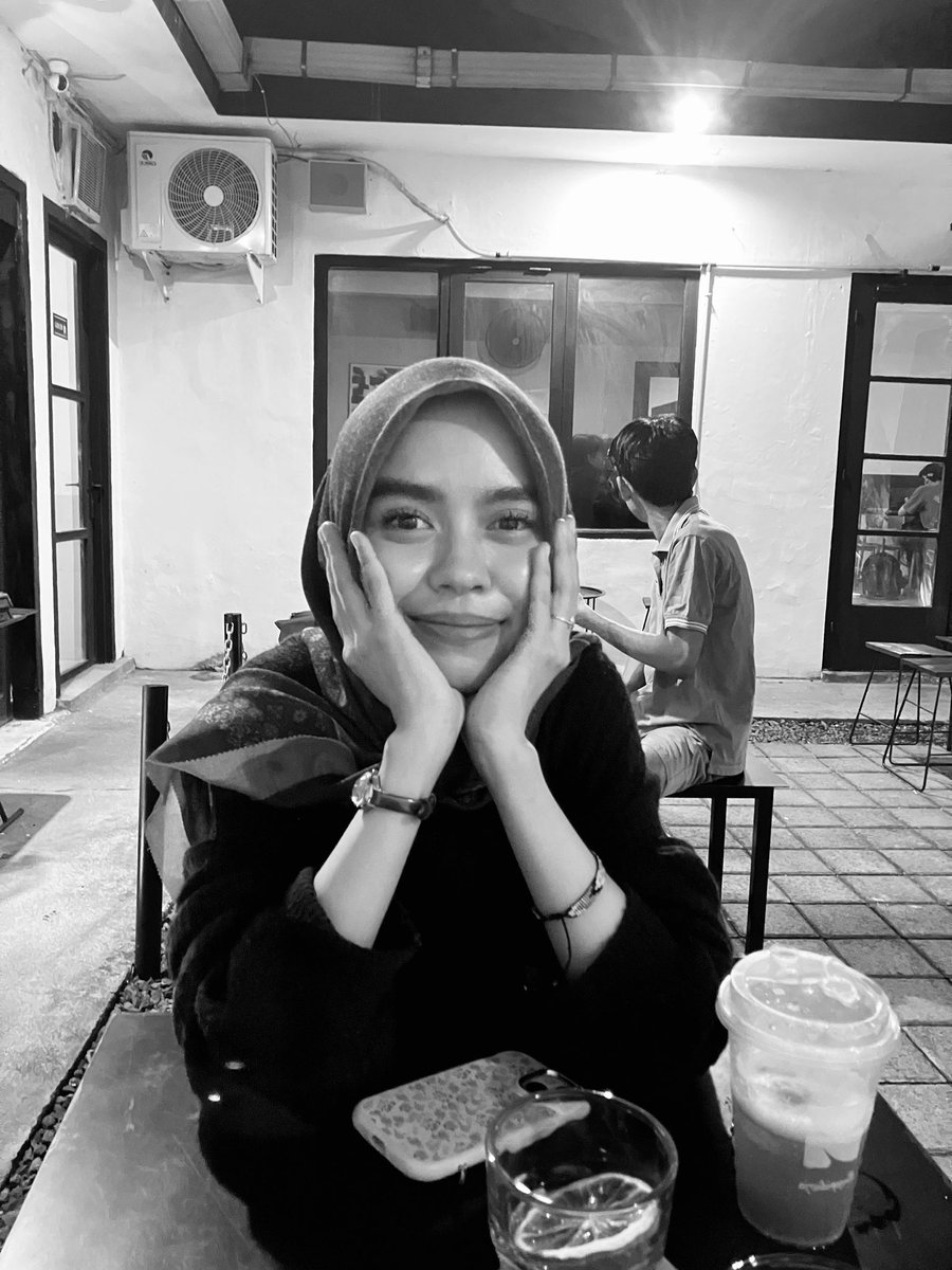 cocostrowberi's tweet photo. happy me https://t.co/5JpjmAdARQ