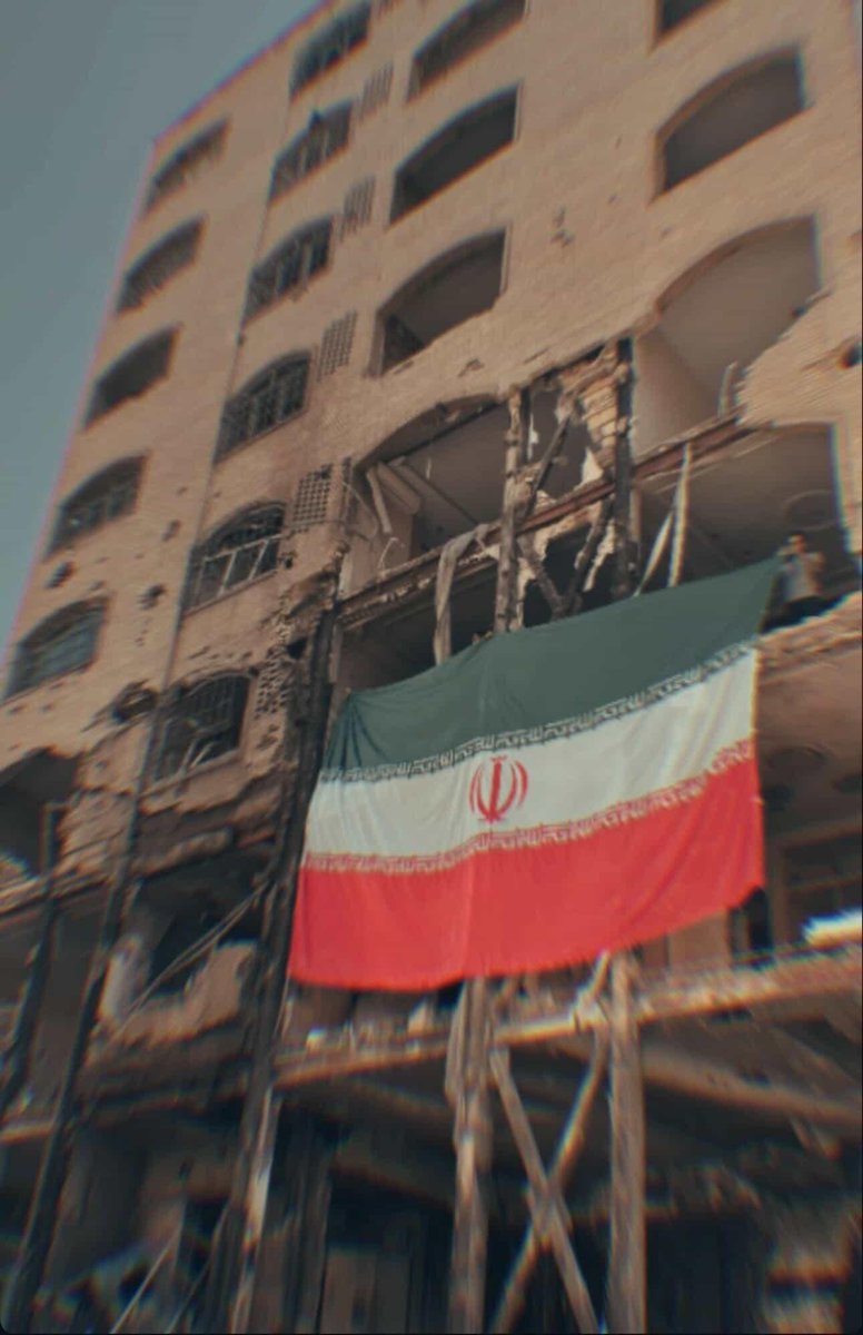 Shahrzad_twt's tweet photo. ایستاده در جولان اضطراب‌ها https://t.co/mzOVnZL3lY