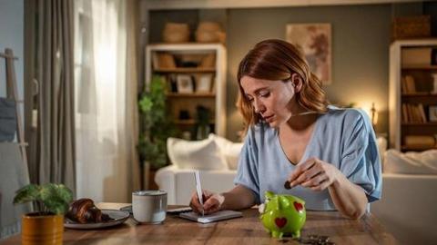 ScotLStark's tweet photo. How does your nest egg compare? Explore the average retirement savings by age in 2026 and learn expert strategies to catch up if you're falling behind. https://t.co/79YJtjrvgU https://t.co/uKHoZzDD0P