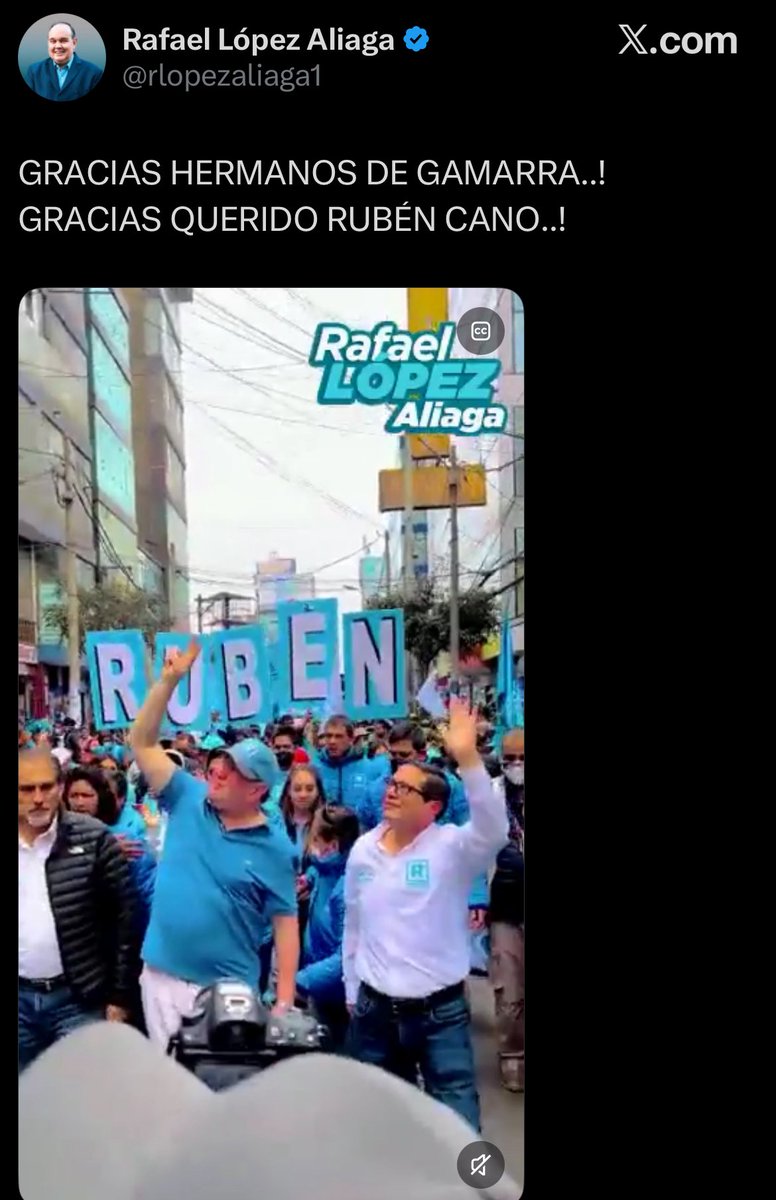 mirecarhuas's tweet photo. Quien estaba bien interesado en Gamarra y posaba con el alcalde de La Victoria, Rubén Cano, implicado en la org criminal “Los Pulpos de La Victoria” a quien hoy allanaron, y posaba desde las mismas galerías, es el lider del mismo Alcalde Cano, López Aliaga https://t.co/aRK2XpOhBM