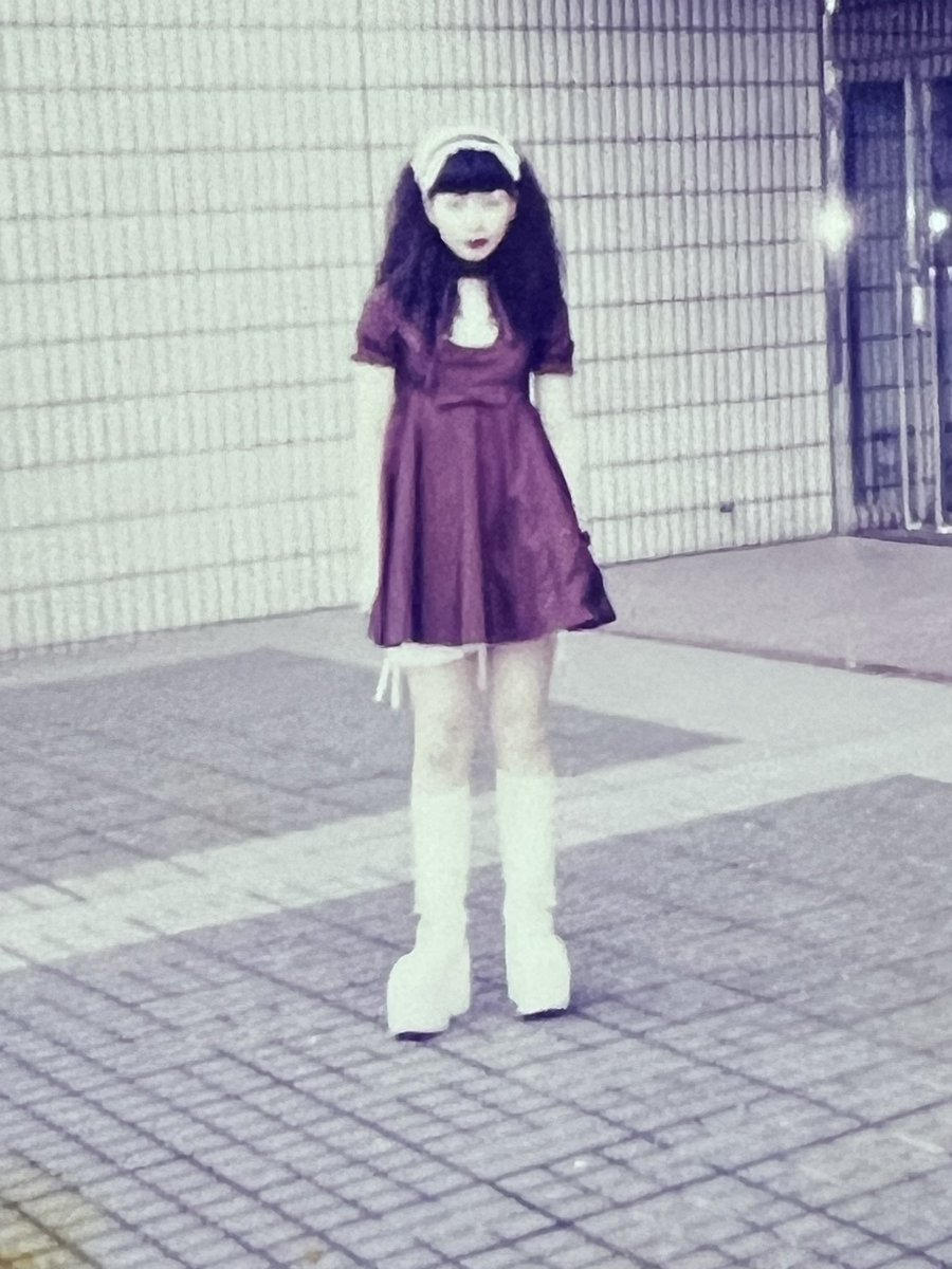 画質悪すぎますが、90年代、ライブで撮った写真が出てきました。 ハイ