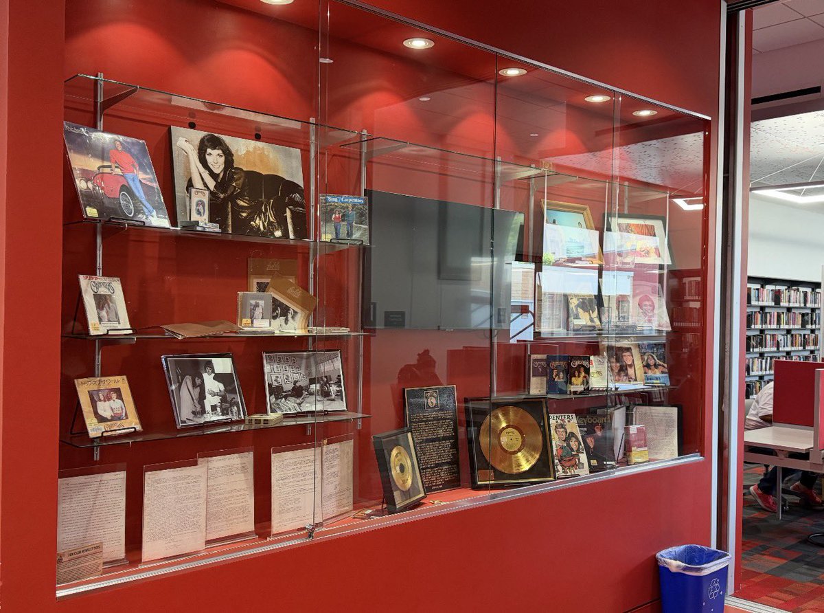 AFJAES's tweet photo. Hey #LAGalaxy Fam! AFJA is teaming up with the Fan Engagement team to curate a display inside of the @DowneyLibrary ! We are looking for memorabilia, Newspaper covers / articles, and special items to include! The display will run through the summer and all items will be kept in a locked display !  Send us an email if interested ! @GalaxyPodcast