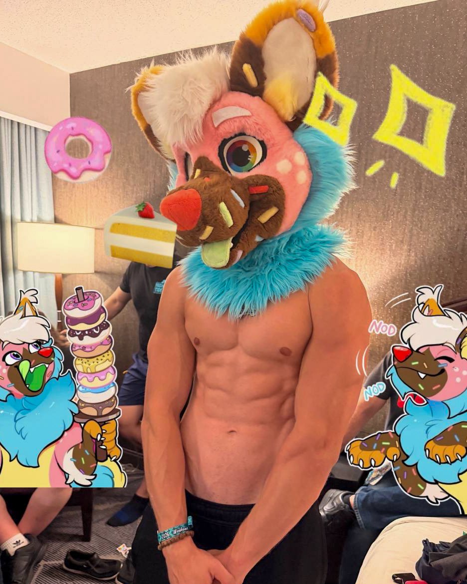 RaizuTheFox's tweet photo. I saw my chance to wear the sprinkle dog 🍩
 
Then Duncan enhanced it with the cute stickers. Genuinely such a good boy.

🍩: @sprinkle_dog https://t.co/9gBkXS2Xu3