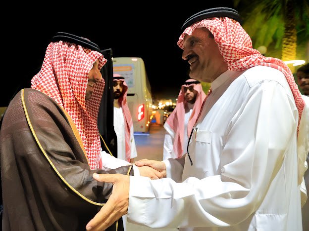 BUKQsa's tweet photo. إشادة .. وشكر وتقدير ..

وفي ختام الزيارة أشاد محافظ #عنيزة ورئيس وأعضاء #لجنة_أهالي_عنيزة بما شاهدوه في المحافظة من معالم أثرية وتاريخية وتنموية ومشاركات الأهالي المتنوعة في تنمية المحافظة وأعربوا عن شكرهم لمحافظ #البكيرية و لـ #لجنة_أهالي_البكيرية على الدعوة ولحسن الاستقبال . https://t.co/UDT84k7IWt