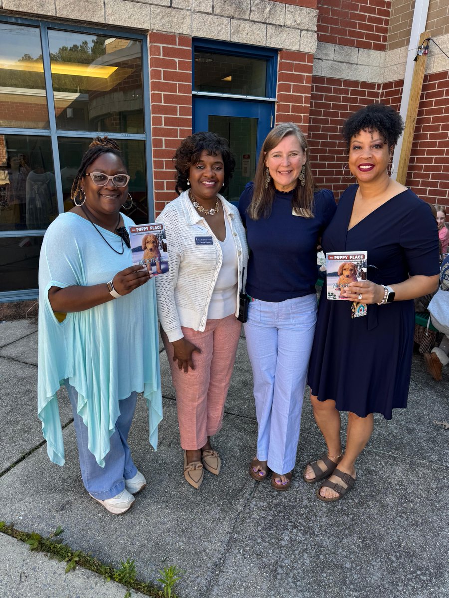 SamfordEd's tweet photo. In April, our junior teacher education students met their second-grade pen pals from South Shades Crest Elementary after spending the school year exchanging letters. 📚✏️

To celebrate, each child received a book to continue encouraging a love of reading ❤️

#SamfordEducation https://t.co/TwxRpWP1e5