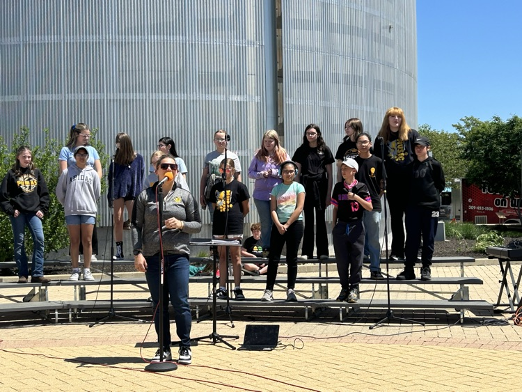 PCschools535's tweet photo. The PCJH &amp; PCHS band &amp; chorus performed at the Peoria Riverfront Museum.  It was a great day! Thank you to PC Music Boosters and PCEF for your support of the trip to allow our students to perform at a variety of events. https://t.co/CycmSkwwyU