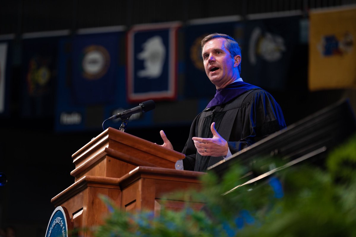 GovAndyBeshear's tweet photo. For over 150 years, @bereacollege has taught the importance of kinship and community, guiding leaders to do great things as they build a better future. It was an honor to congratulate the Class of 2026 and wish them well as they enter this next chapter with promise and hope. https://t.co/yiqR0Nagsw