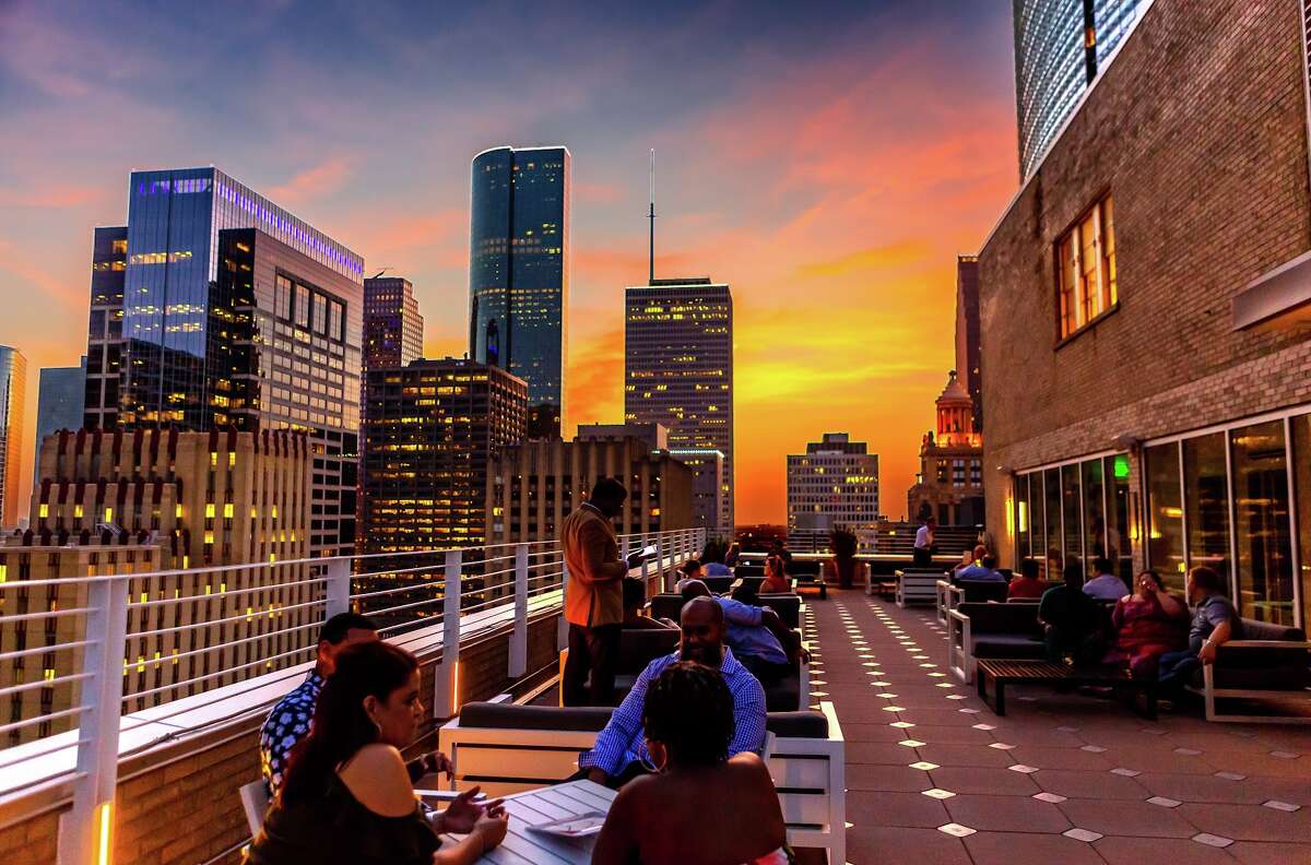 plaventoapp's tweet photo. Houston after dark just feels different
#HoustonNights #HoustonTX #TravelVideo #CityVibes #ExploreHouston https://t.co/r5N6drvIOv