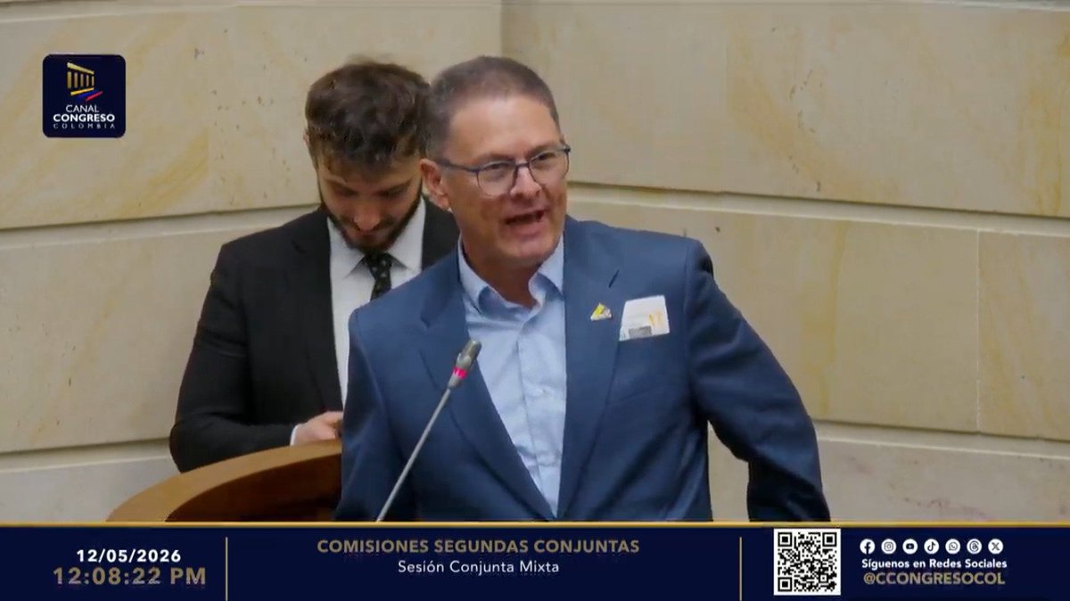 AnaldexColombia's tweet photo. #AEstaHora nuestro vicepresidente Técnico, @DRengifog, interviene en el Congreso de la República, donde la Comisión Segunda del Senado discute el proyecto acumulado del Régimen Sancionatorio Aduanero y de Decomiso de Mercancías. https://t.co/AhpA5HflPR