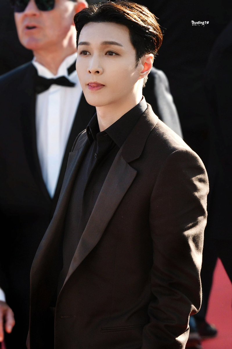 YuXING1012's tweet photo. 260512 @layzhang | CANNES https://t.co/9dQopVmJsG
