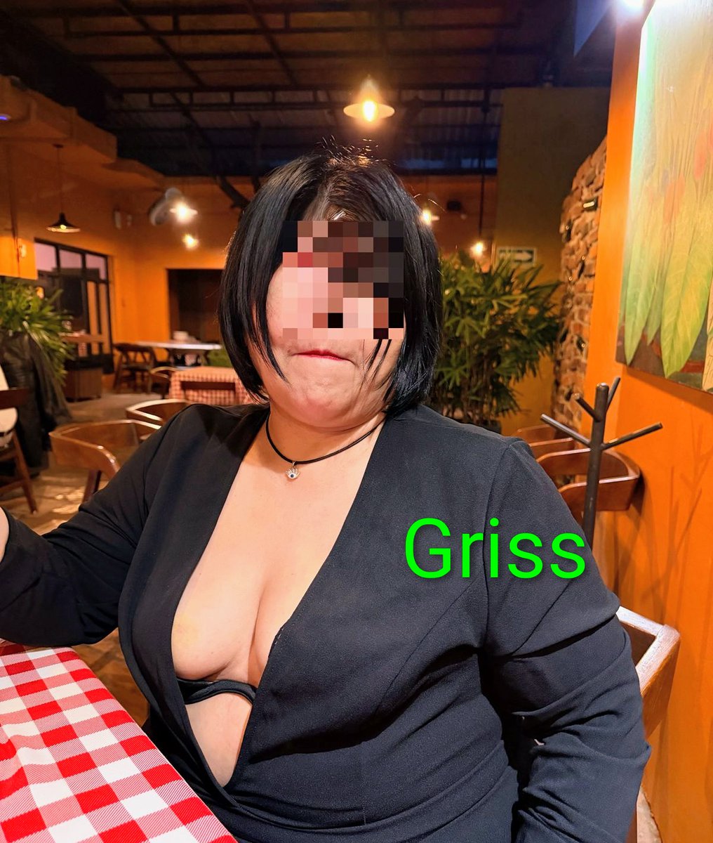 EmilyGriss40's tweet photo. Me Excita Qué me Vean con Morbo y Más Cuándo se me Quedan Viendo Abajo. A Ustedes qué les Gusta Panocha o Tetas https://t.co/OJQAov1Jts