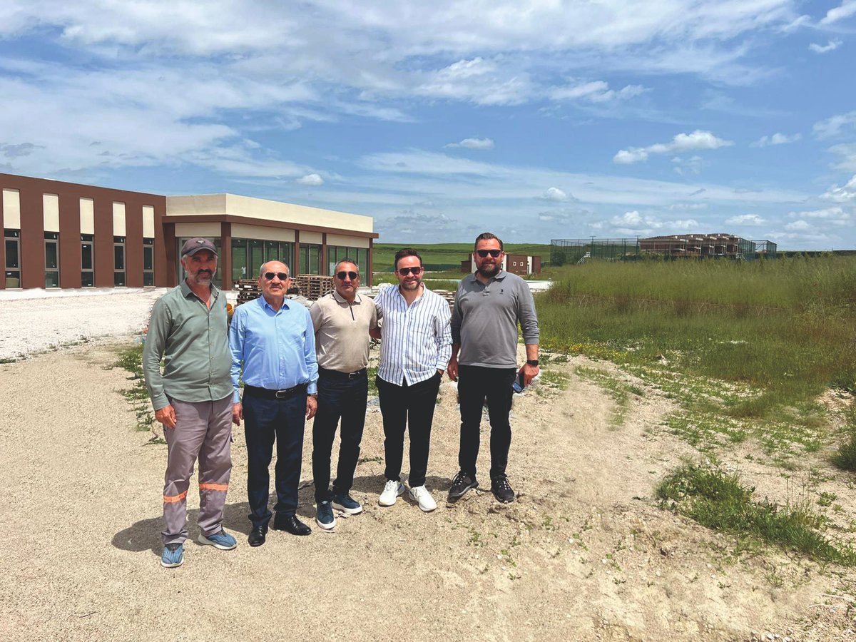fbedrdrnk's tweet photo. Fenerbahçe Spor Kulübü Tesis Operasyonları sorumlumuz Sayın Sina SEFA ve Kulübümüzün Gayrimenkul Danışmanı Sayın Mustafa PINAR ile birlikte, Edirne’de açılacak olan Fenerbahçe tesislerimizin ziyaretini gerçekleştirdik. https://t.co/xfJtEFMd7y