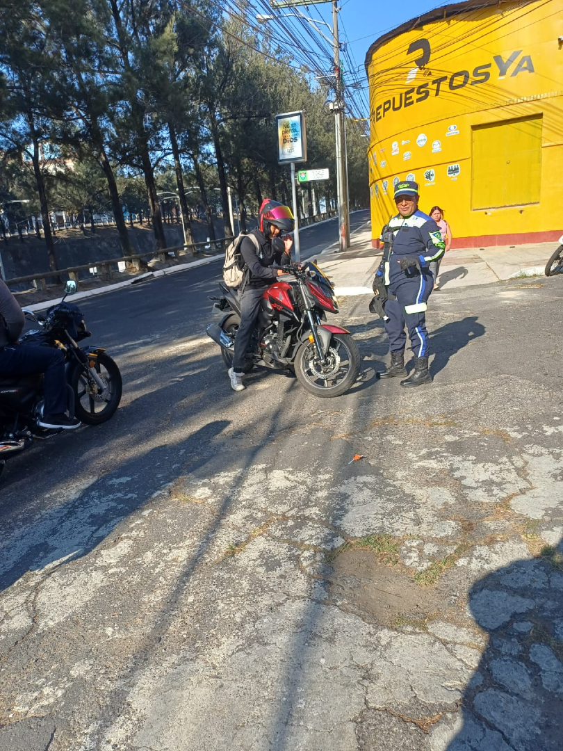 Policía MT Ciudad de Guatemala tweet media