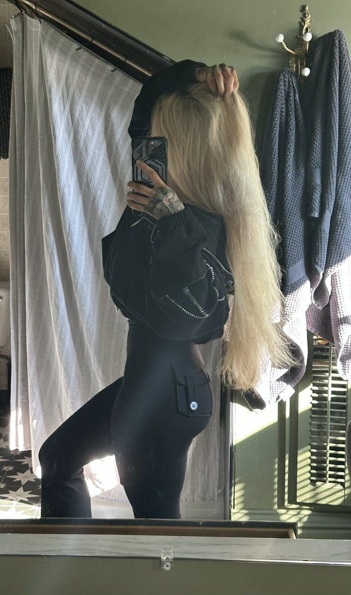 alexis xj👩🏼🏭 tweet media